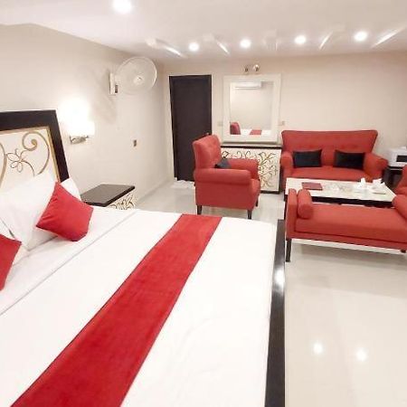 Hotel Mairona Gulberg لاهور المظهر الخارجي الصورة