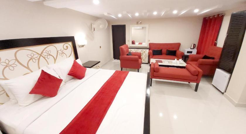 Hotel Mairona Gulberg لاهور المظهر الخارجي الصورة